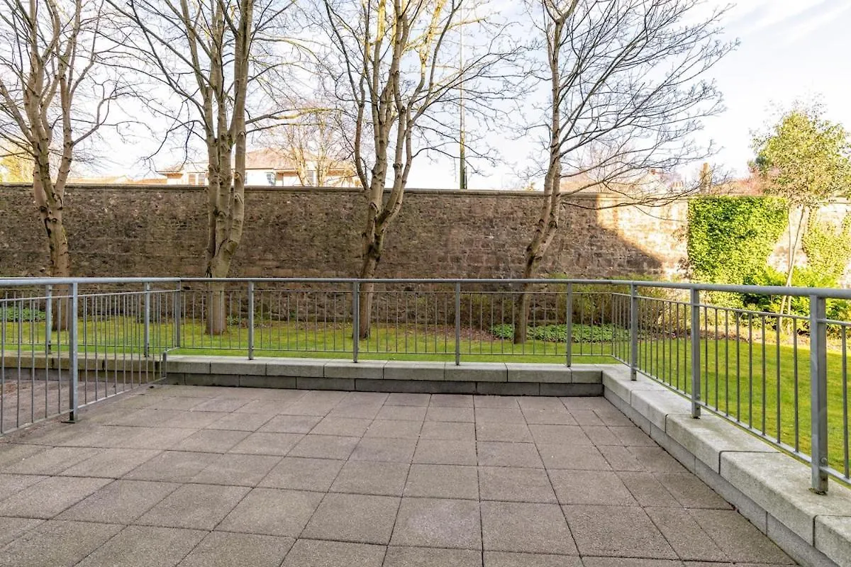 Queens Crescent - Stylish Retreat And Tranquil Aberdeen Apartment