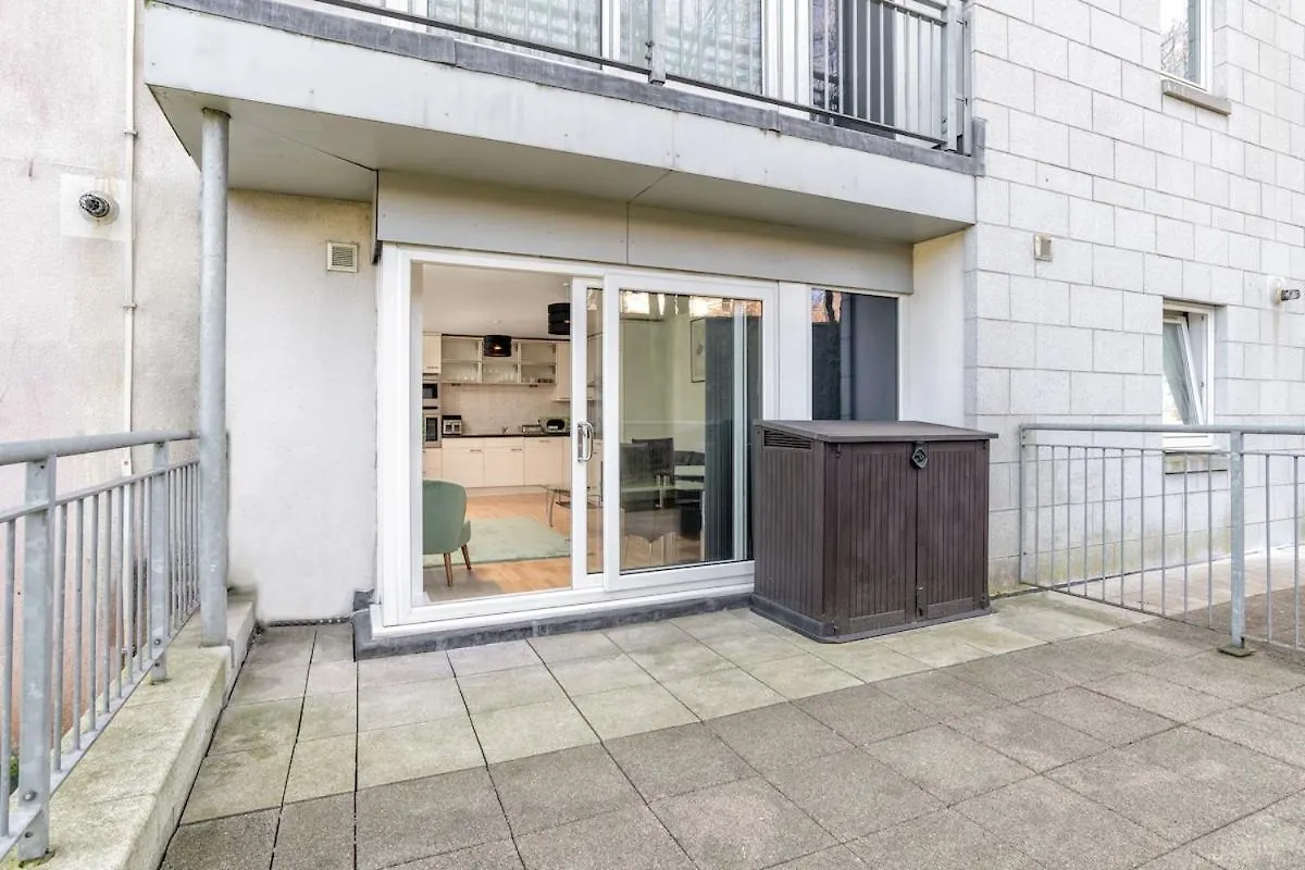 Apartment Queens Crescent - Stylish Retreat And Tranquil Aberdeen