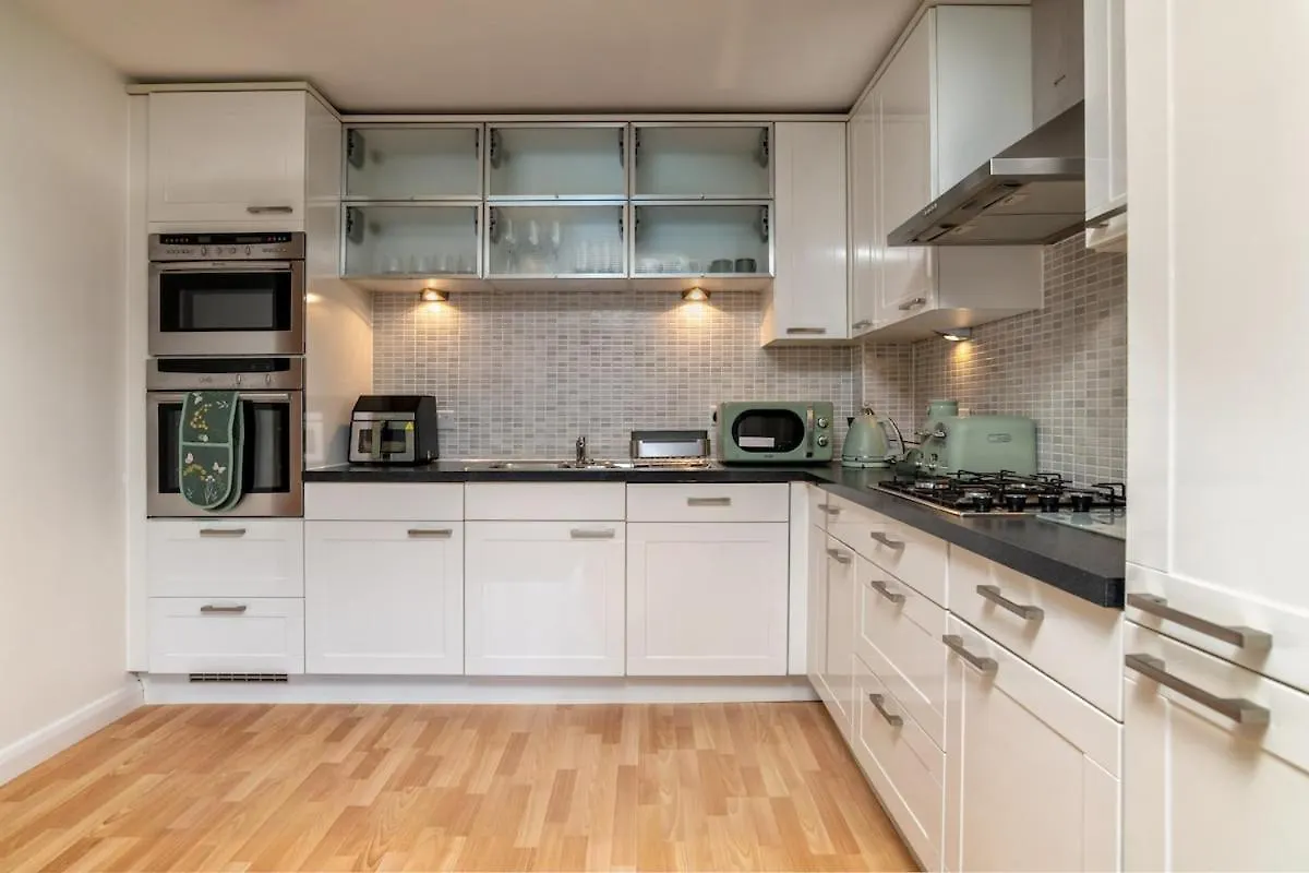 Queens Crescent - Stylish Retreat And Tranquil Aberdeen Apartment