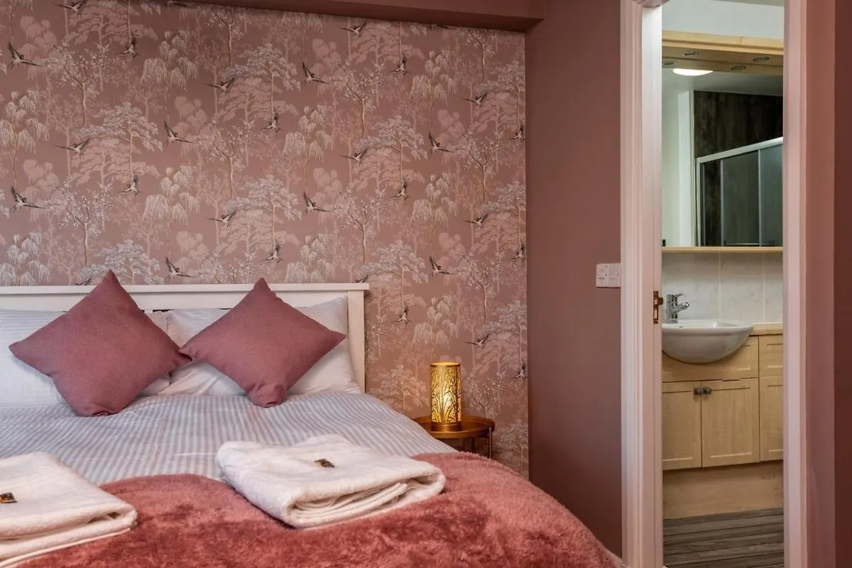Queens Crescent - Stylish Retreat And Tranquil Aberdeen 0*,