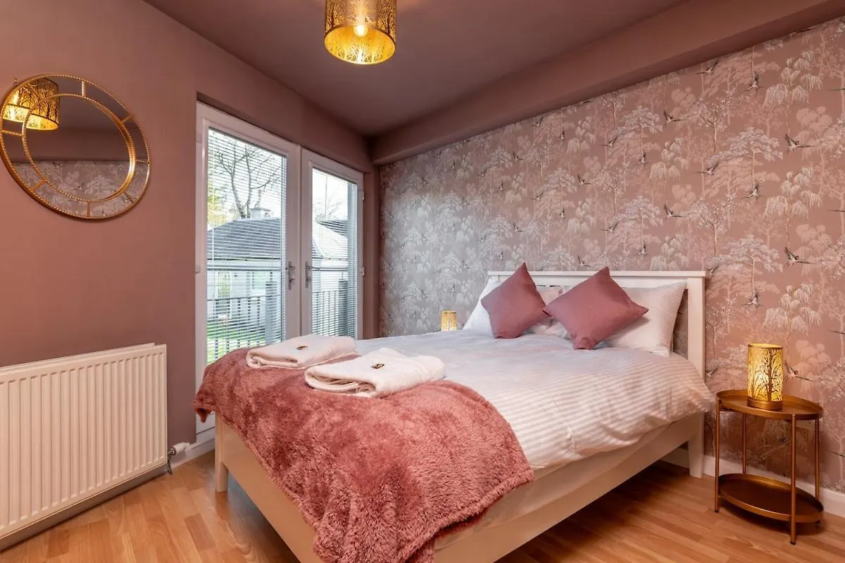 Queens Crescent - Stylish Retreat And Tranquil Aberdeen