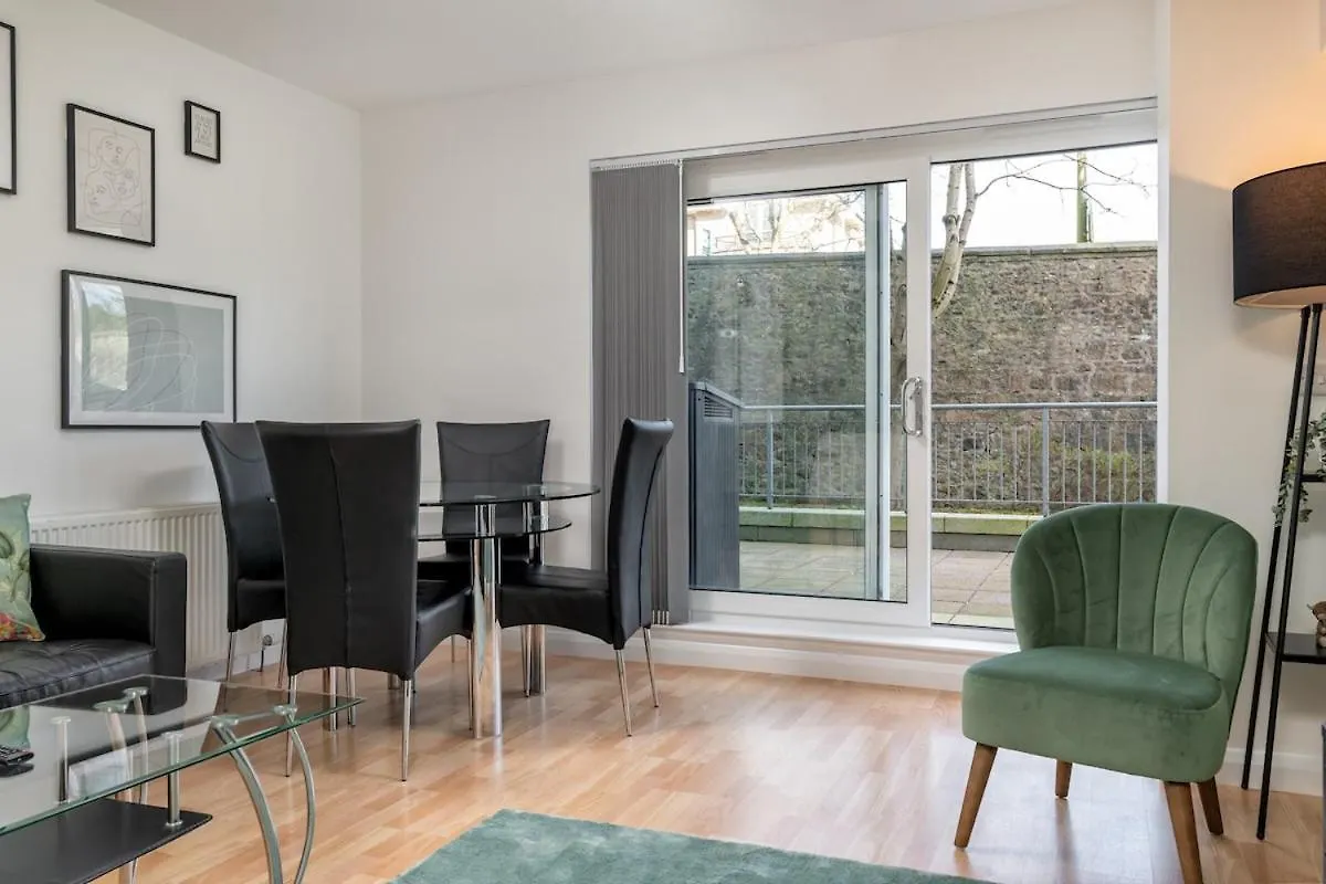Apartment Queens Crescent - Stylish Retreat And Tranquil Aberdeen