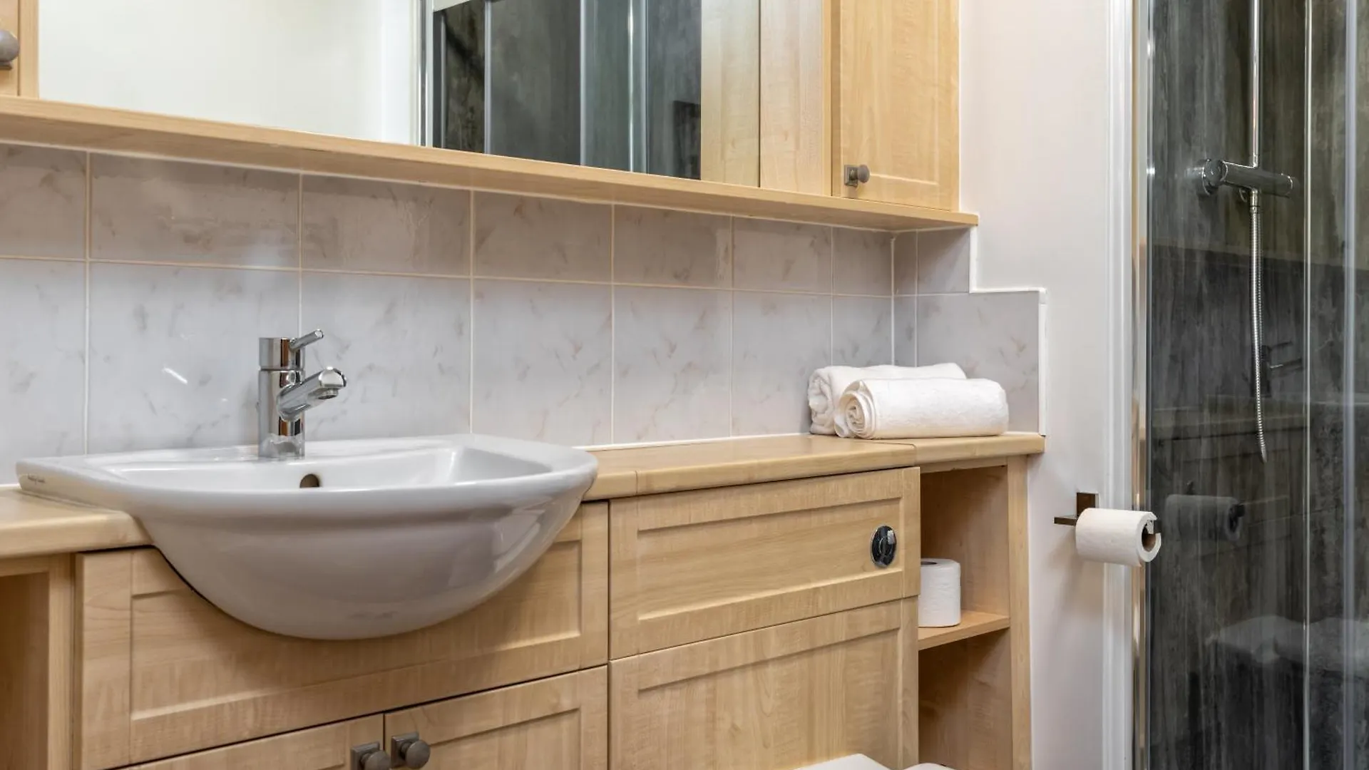 Queens Crescent - Stylish Retreat And Tranquil Aberdeen Apartment