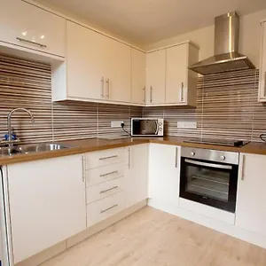 Centre Executive 2 Bed With Wifi & Parking Apartment