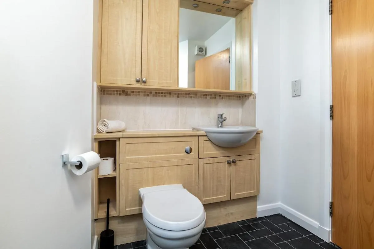 Queens Crescent - Stylish Retreat And Tranquil Aberdeen Apartment
